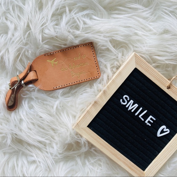 Boutique Embossed Luggage Tag - Picture 2 of 3